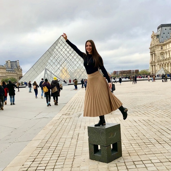 Meet your Posher, Chrisoula - Picture 3 of 8